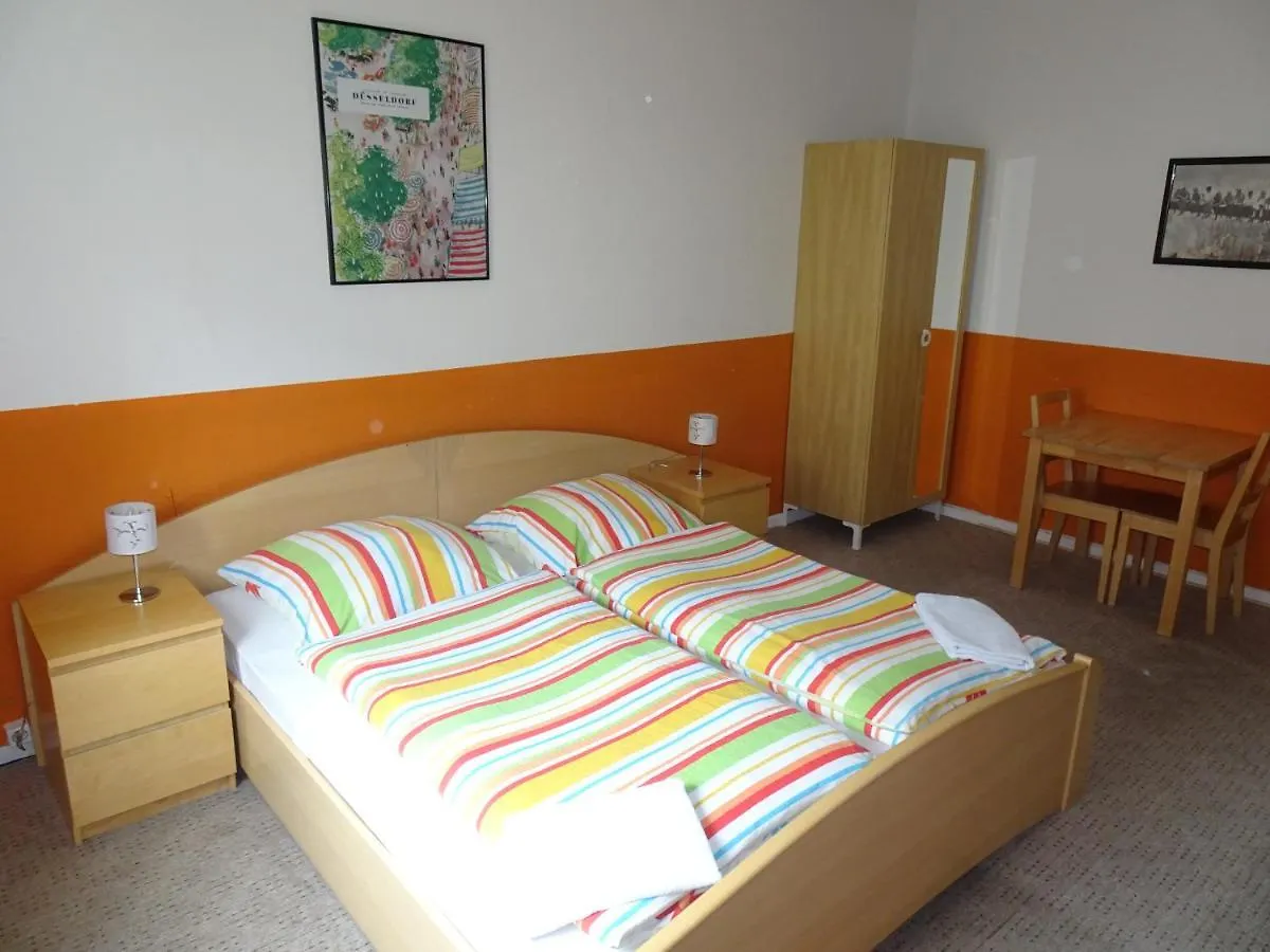 בית הארחה דיסלדורף Gaestehaus Grupello