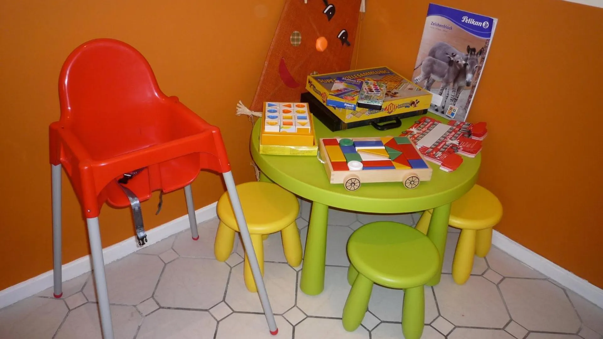 דיסלדורף Gaestehaus Grupello בית הארחה