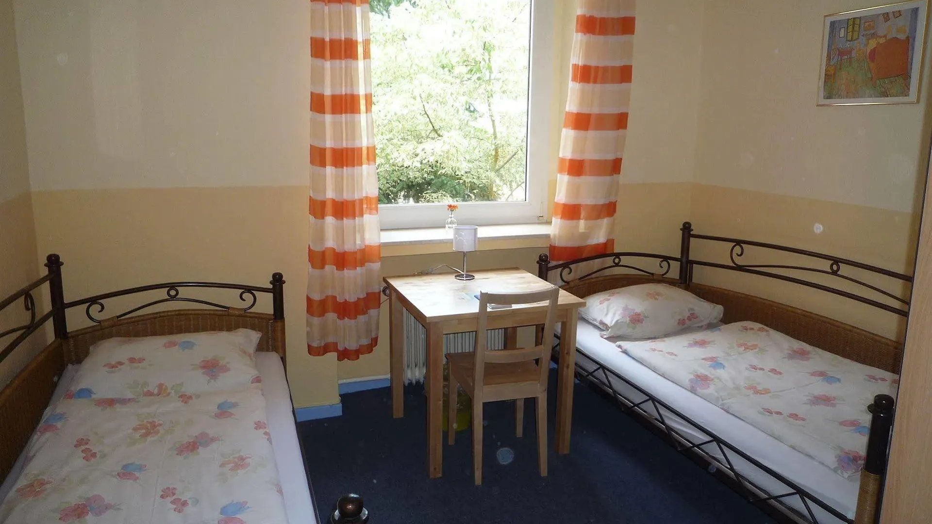 דיסלדורף Gaestehaus Grupello בית הארחה