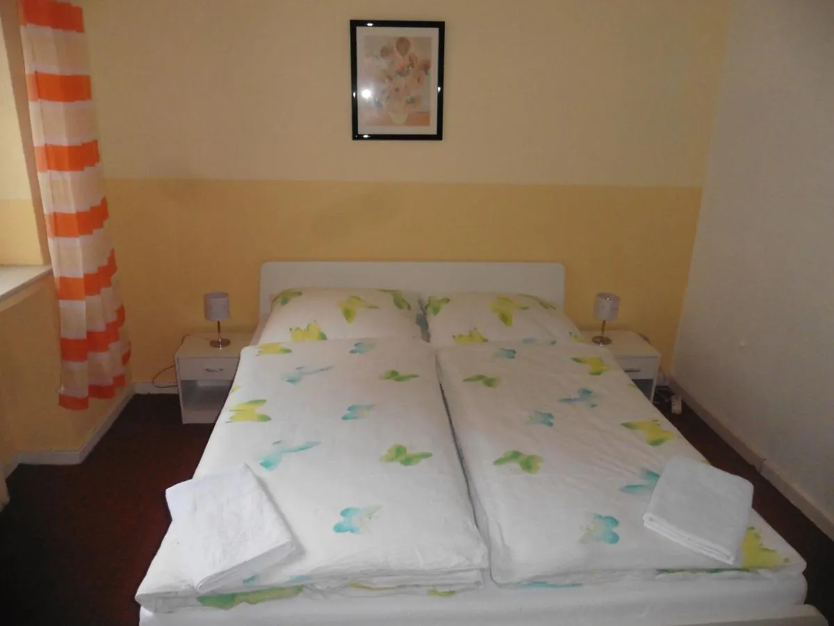 דיסלדורף Gaestehaus Grupello